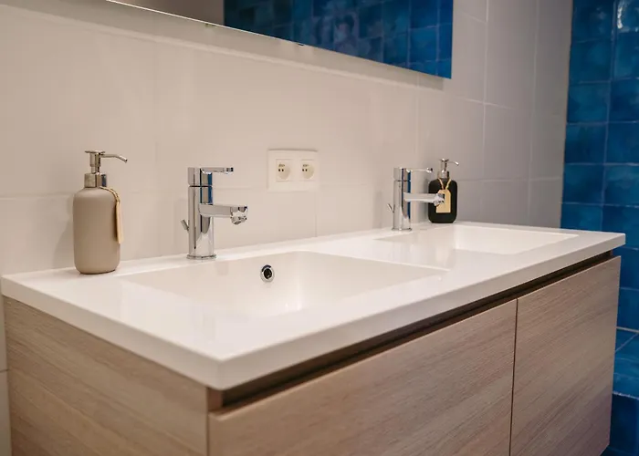 New Sunny With 2 Large Terraces